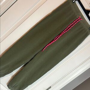 BNWT - SUNDRY GREEN SWEATS